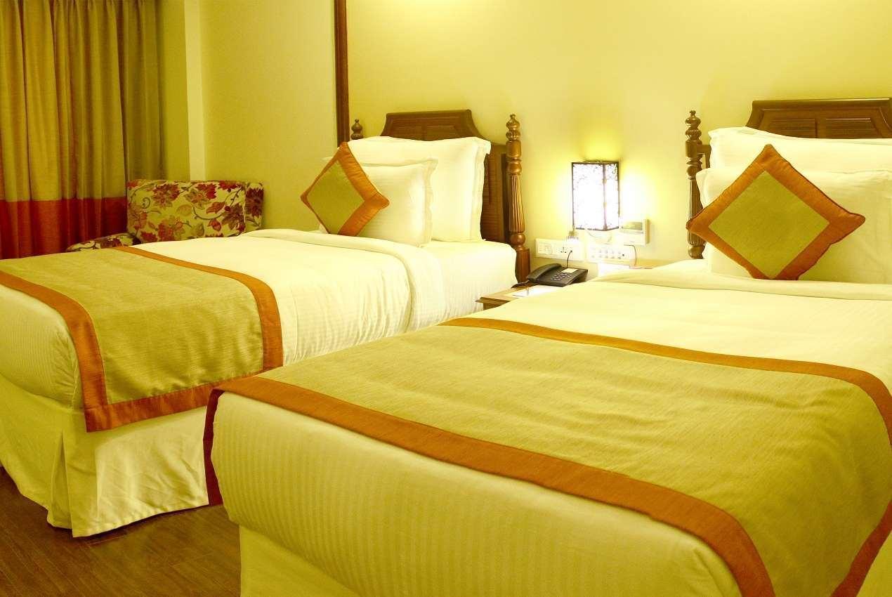 Ramada Jamshedpur Bistupur Hotell Exteriör bild